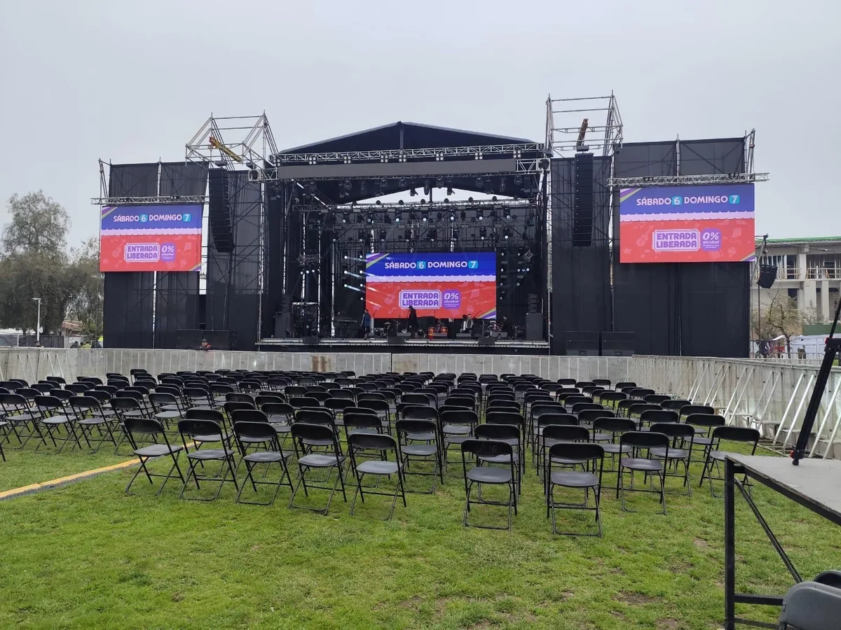 Escenario y montaje profesional SDC Producciones